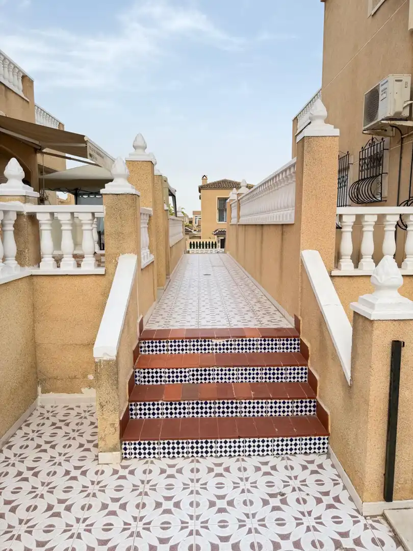 Terraza de Apartamento en venta en Torrevieja con Aire acondicionado, Balcón y Piscina comunitaria