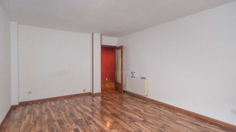 Foto 3 de Piso en venta en C/ Jocs Olimpics Barcelona, Palau, Girona Capital