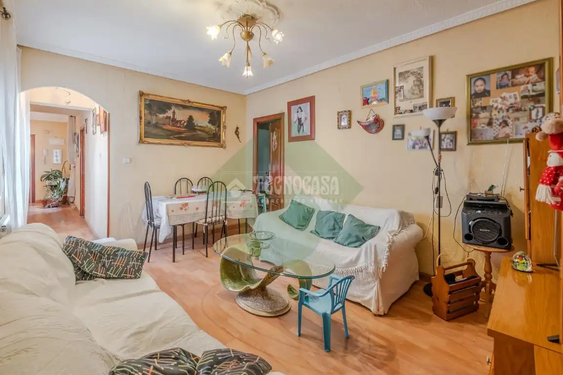 Living room of Flat for sale in Madrid  with Air Conditioner and Heating