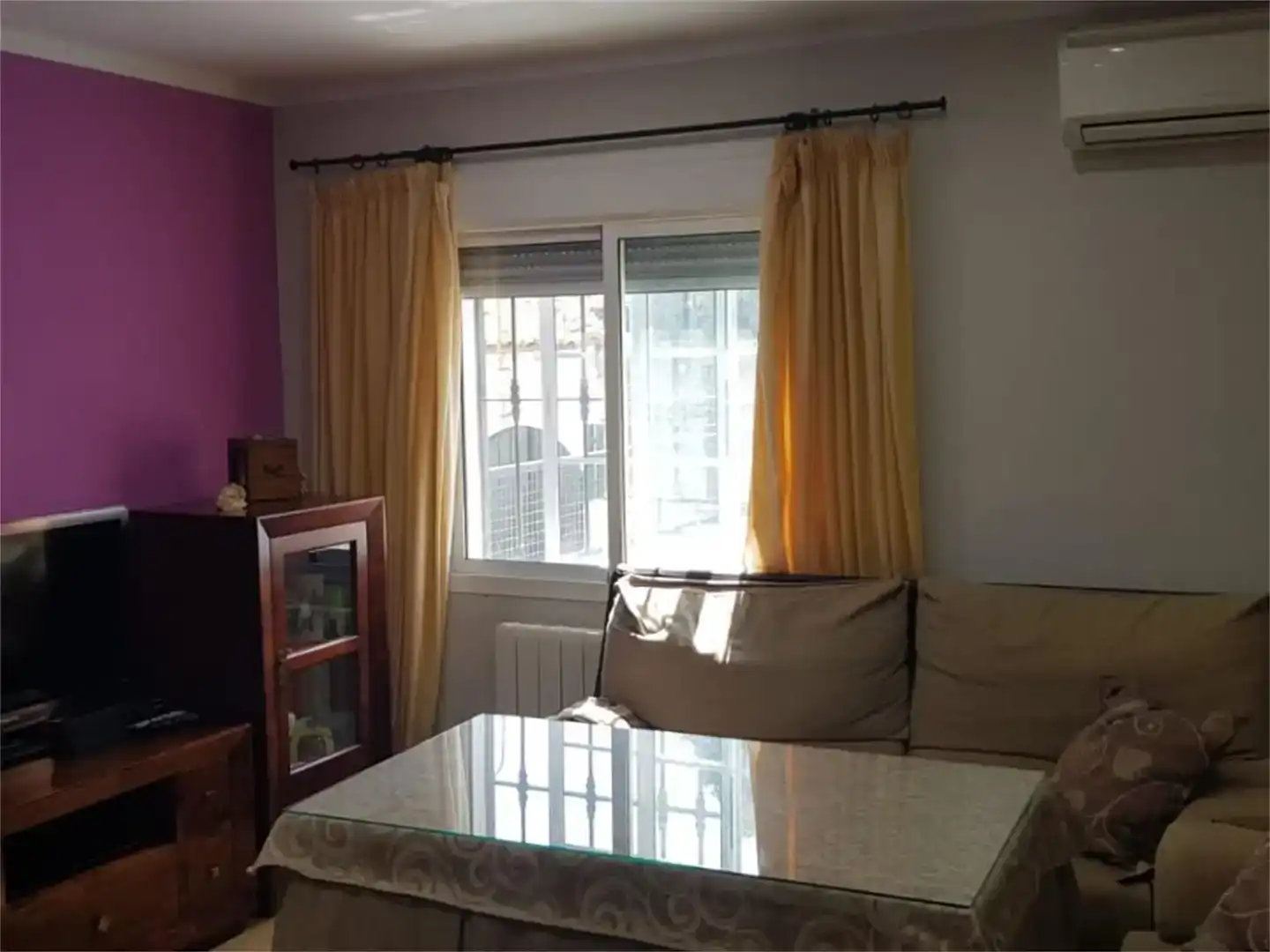 Sala de estar de Casa adosada en venta en Trujillo con Aire acondicionado y Balcón