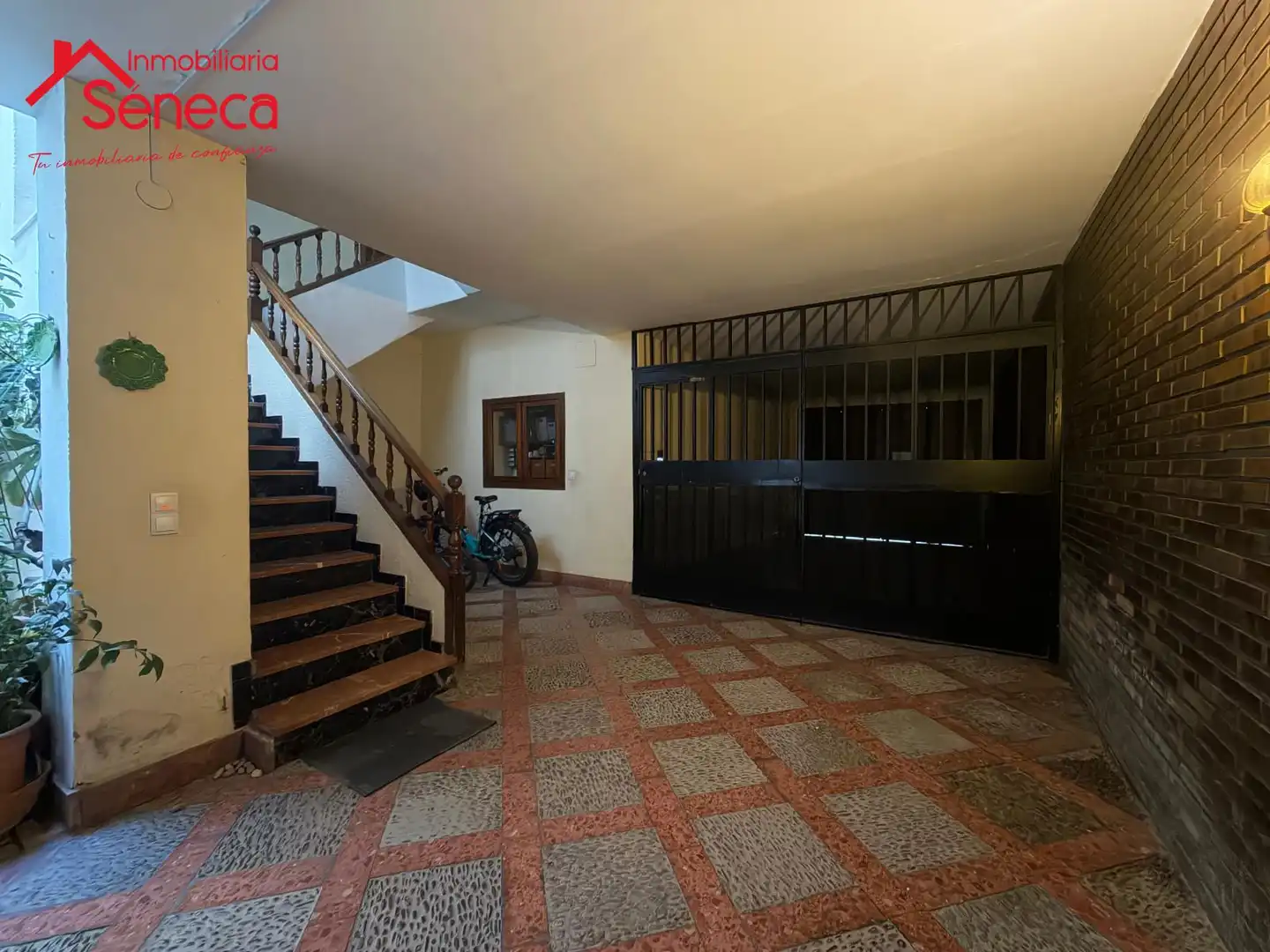 Wohnung zum Verkauf in Córdoba mit Klimaanlage, Heizung und Terrasse