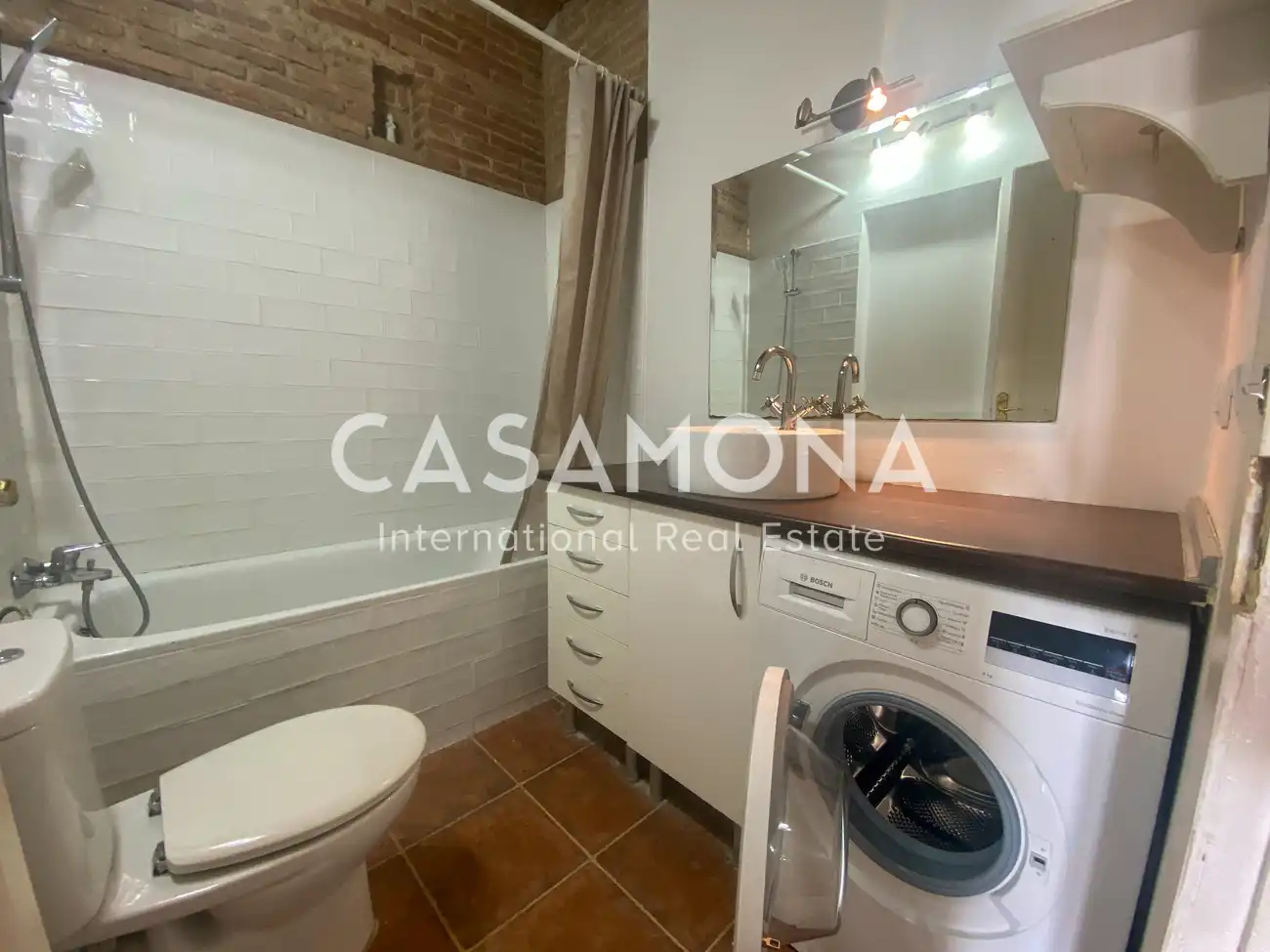 Badezimmer von Wohnungen zur Miete in Barcelona mit Klimaanlage, Terrasse und Möbliert