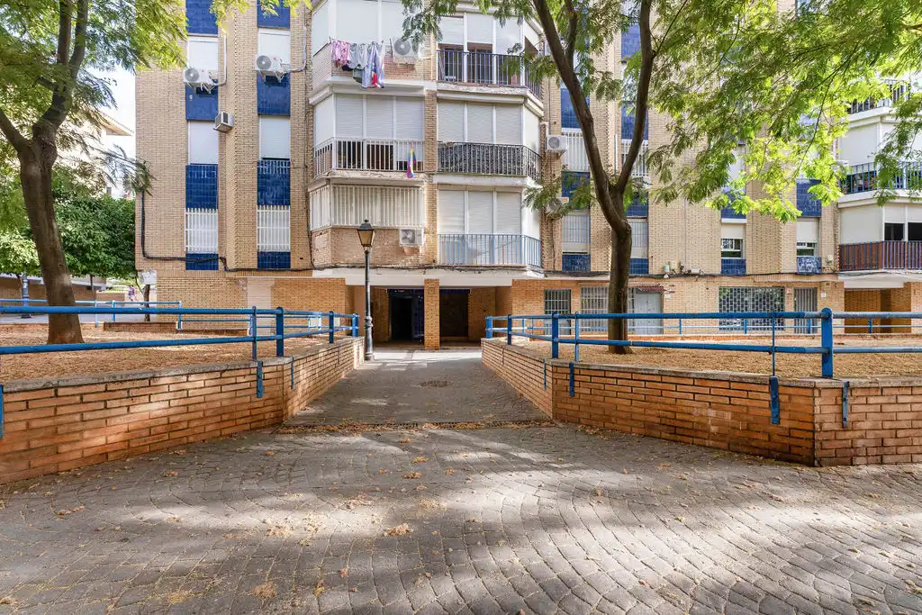Vista exterior de Pis en venda en Mairena del Aljarafe
