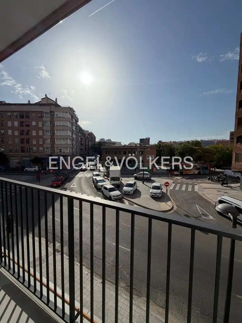 Exterior view of Flat for rent in Valencia  with Air Conditioner, Heating and Private garden