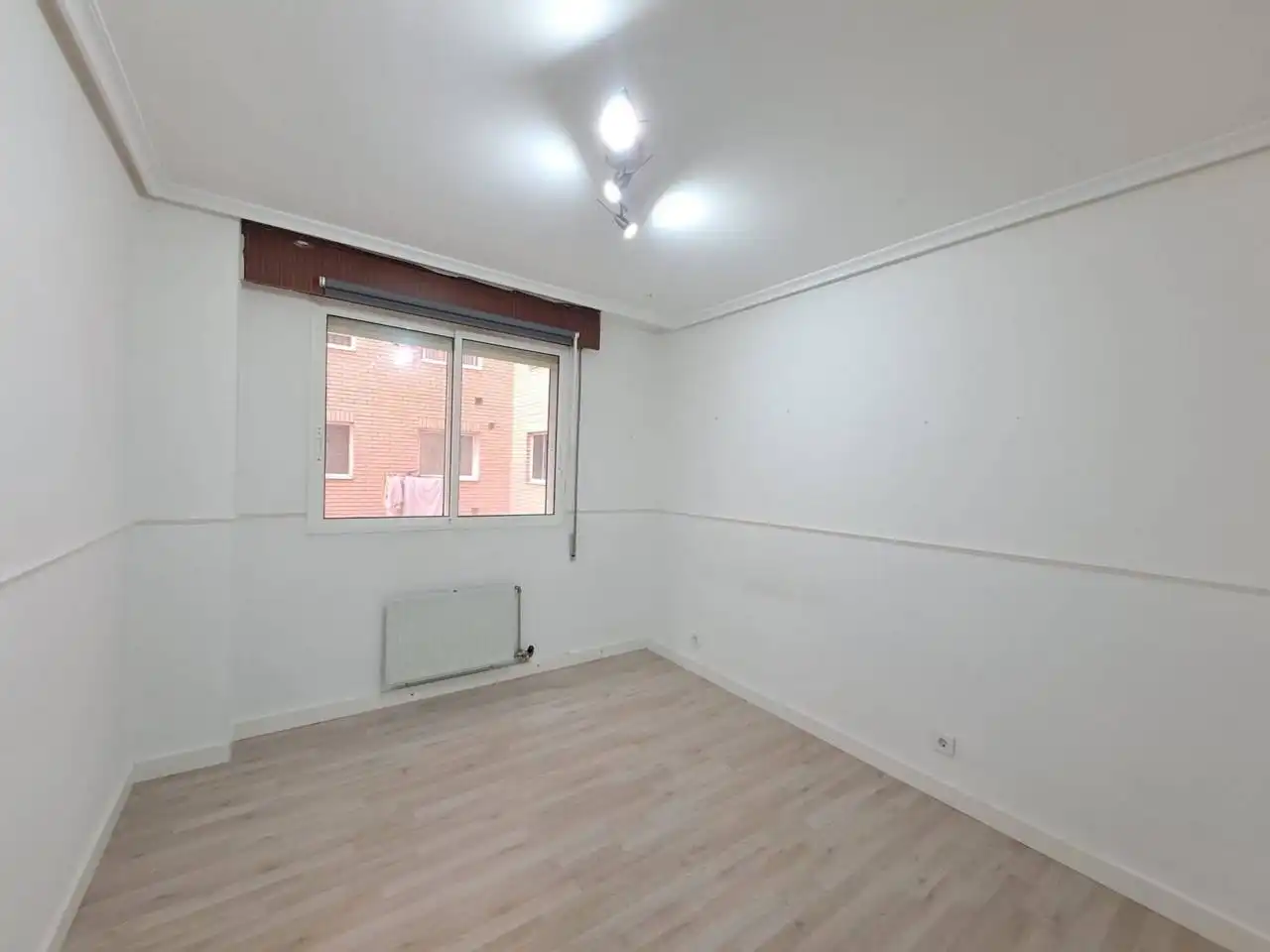 Bedroom of Flat for sale in Burgos  with Heating, Parquet flooring and Storage room