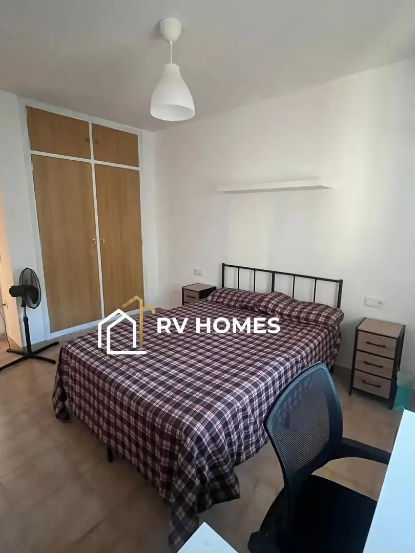 Habitación de Piso de alquiler en Cáceres con Terraza y Amueblado