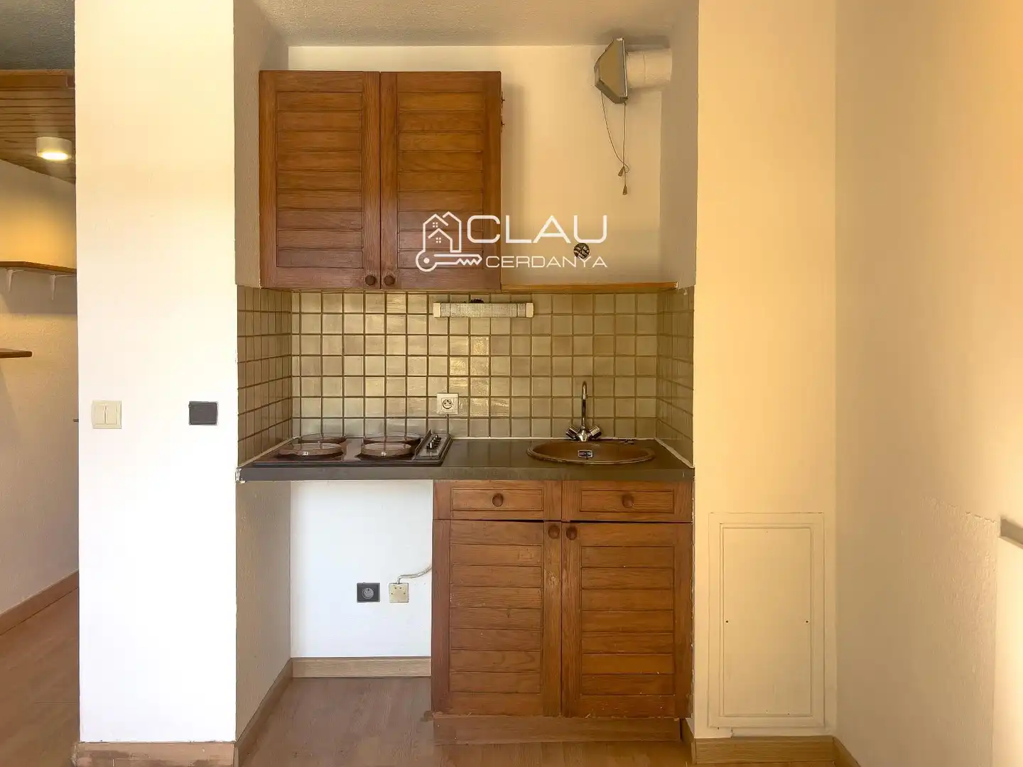 Cocina de Piso en venta en Sainte - Léocadie con Calefacción, Parquet y Terraza