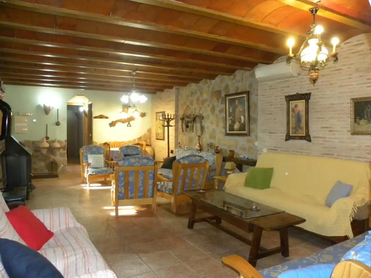 Sala d'estar de Finca rústica en venda en Moratalla amb Aire condicionat, Calefacció i Jardí privat