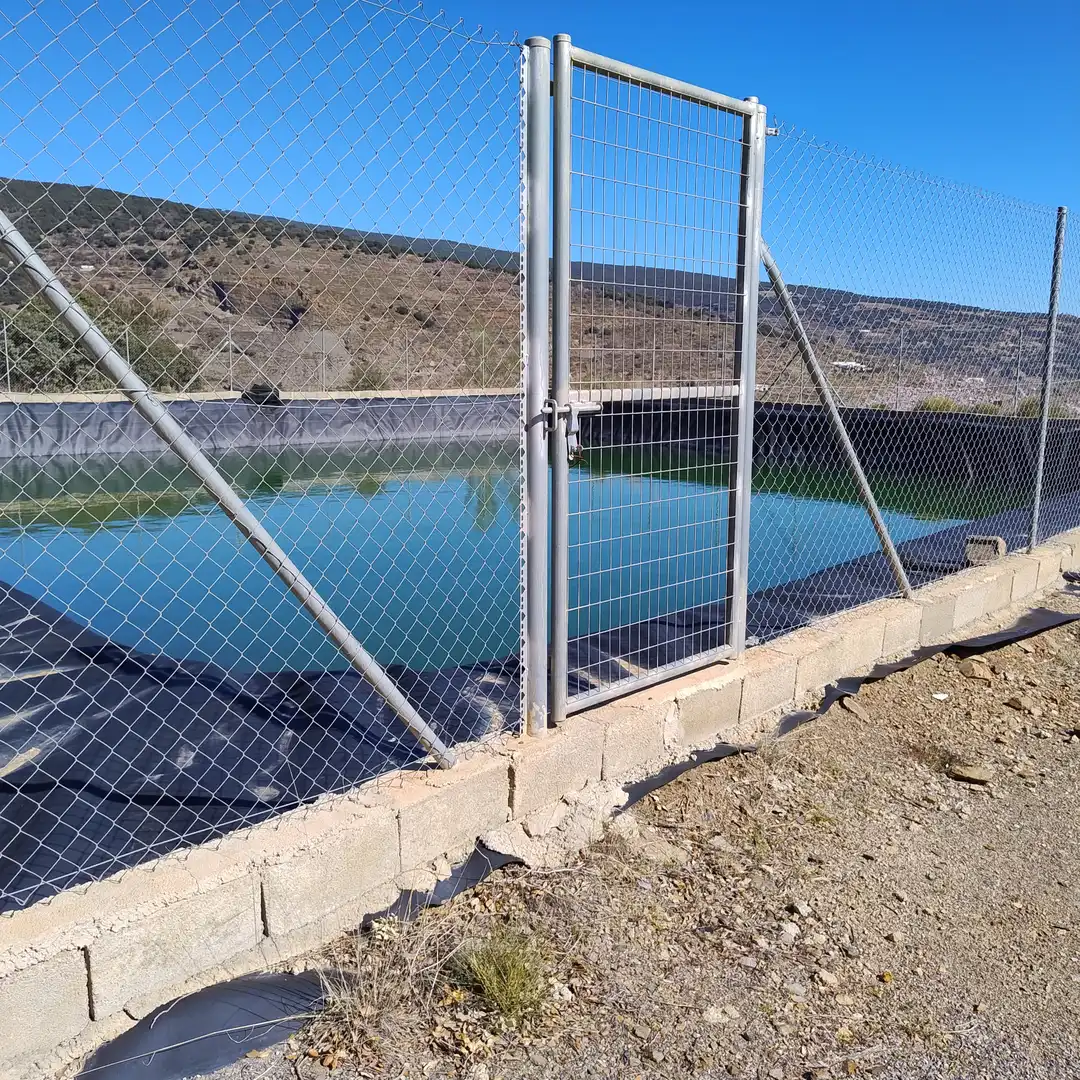 Piscina de Finca rústica en venta en Nevada con Aire acondicionado, Jardín privado y Terraza