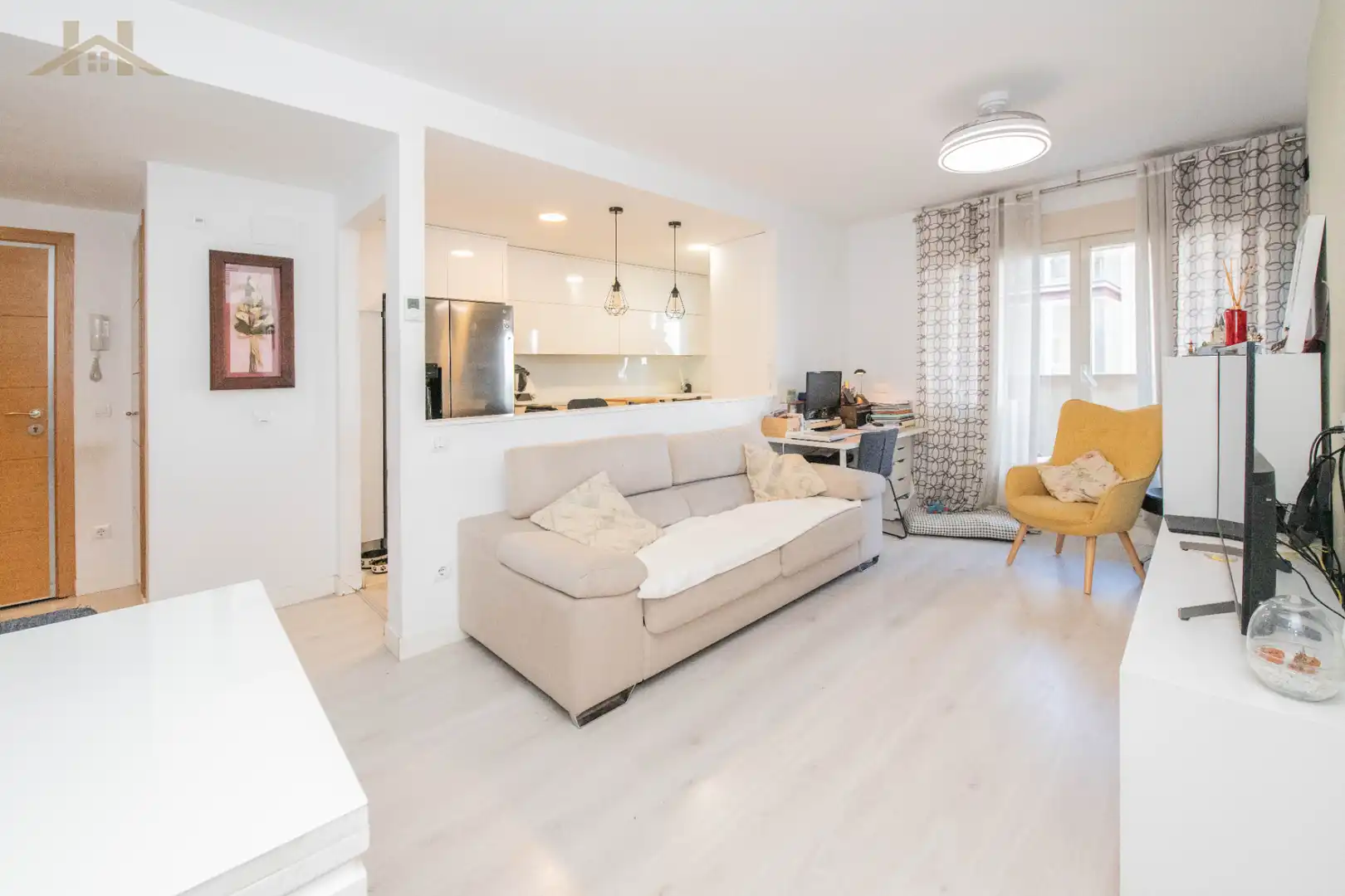 Living room of Flat for sale in Madrid  with Air Conditioner, Heating and Terrace