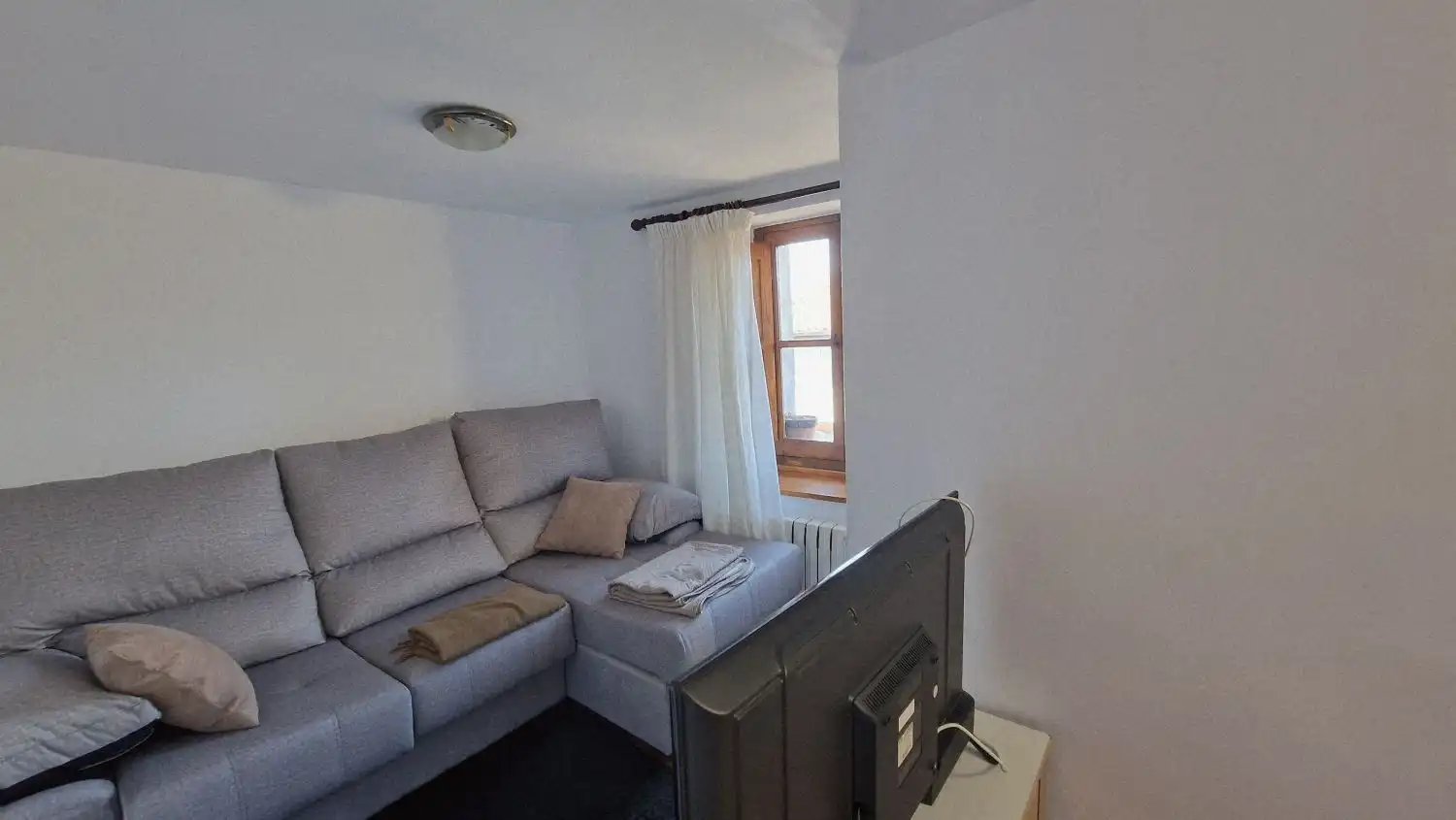 Sala d'estar de Casa o xalet en venda en Molledo amb Calefacció, Terrassa i Traster