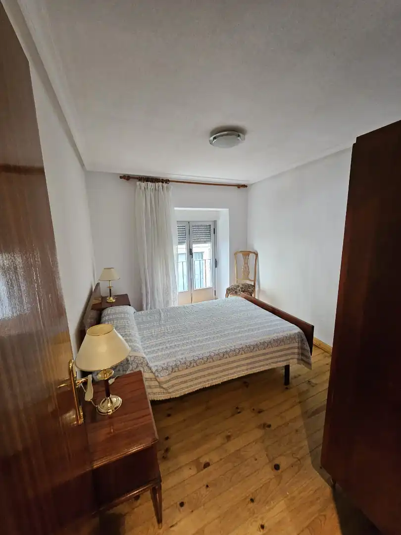 Schlafzimmer von Einfamilien-Reihenhaus zum Verkauf in Ledrada mit Möbliert