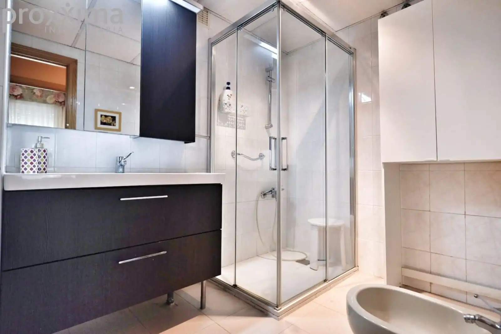 Baño de Piso en venta en Sevilla con Aire acondicionado, Trastero y Piscina comunitaria