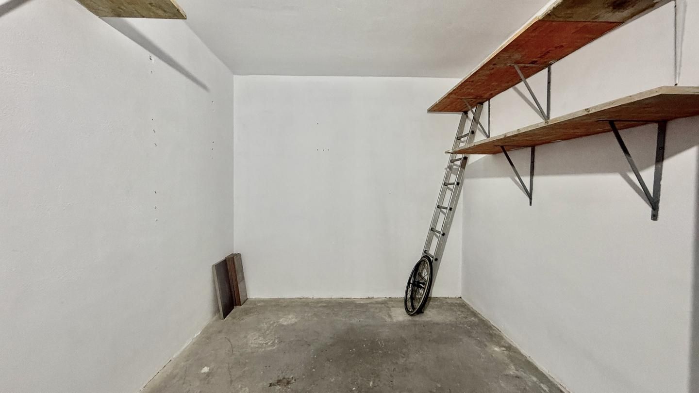 Box room for sale in Ermua