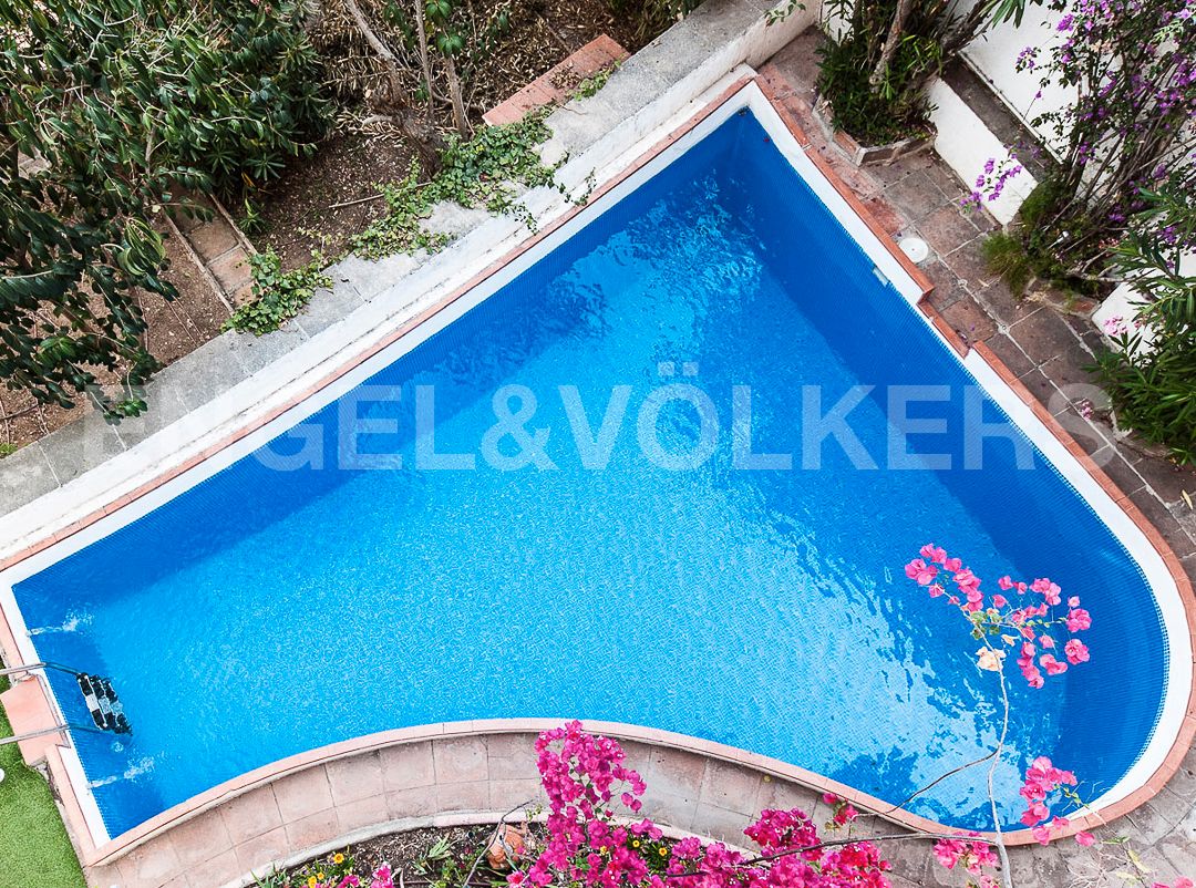 Piscina de Casa o chalet en venta en  Barcelona Capital con Calefacción, Jardín privado y Terraza