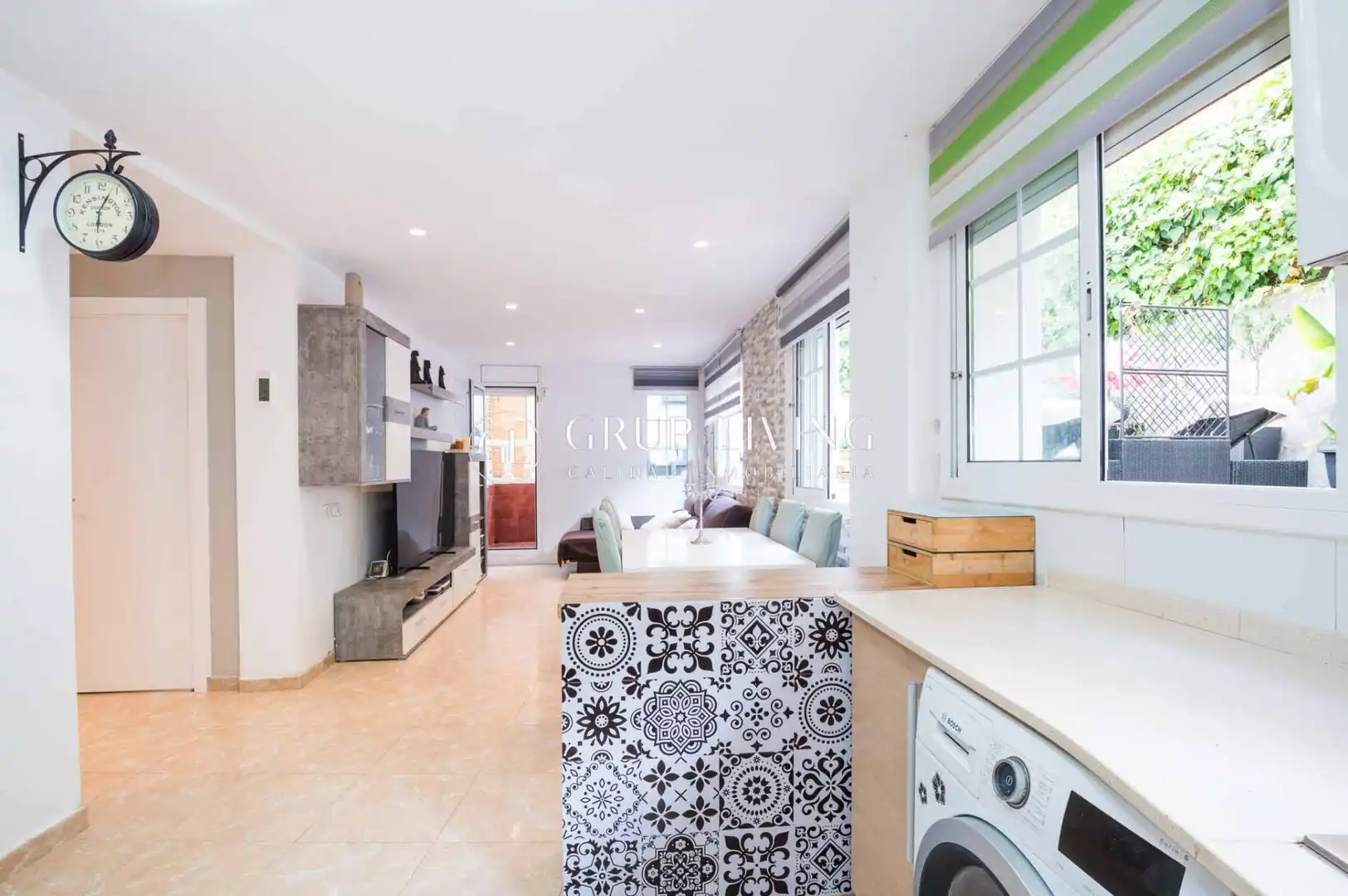 Sala de estar de Piso en venta en Sitges con Calefacción, Jardín privado y Terraza
