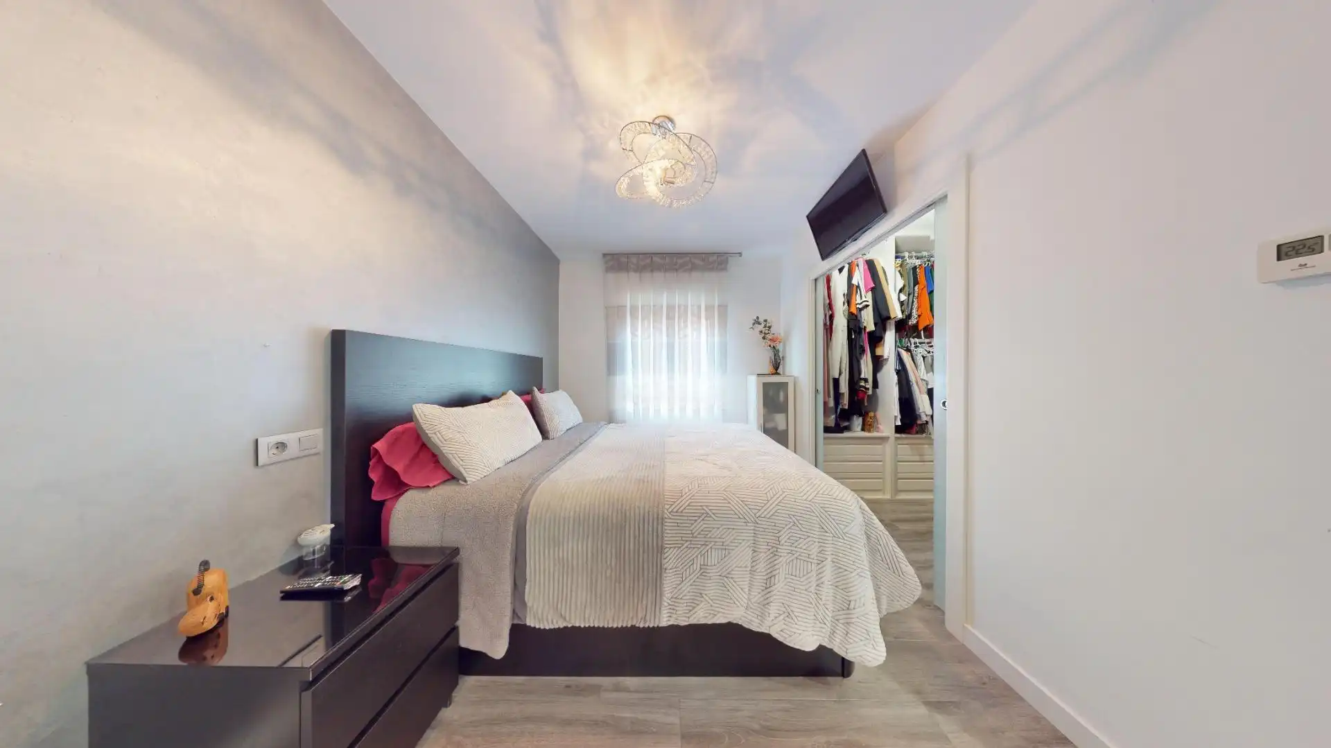 Bedroom of Flat for sale in  Madrid Capital  with Air Conditioner, Terrace and Storage room