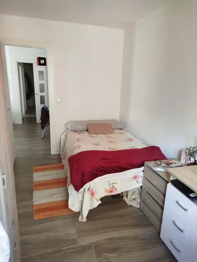 Habitación de Piso para compartir en Granada con Aire acondicionado, Amueblado y Horno