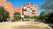 Exterior view of Attic for sale in  Sevilla Capital  with Air Conditioner, Private garden and Terrace