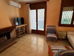 Wohnzimmer von Einfamilien-Reihenhaus zur Miete in Torredembarra mit Klimaanlage, Heizung und Terrasse