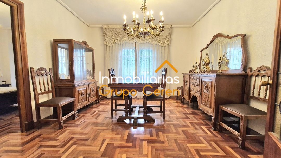 Comedor de Piso en venta en Santo Domingo de la Calzada con Calefacción, Terraza y Amueblado