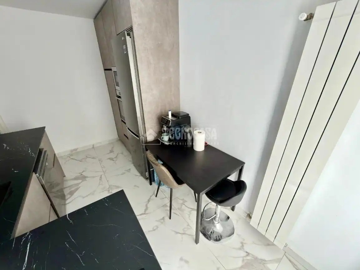 Küche von Wohnung zum Verkauf in Cabanillas del Campo mit Klimaanlage, Heizung und Terrasse