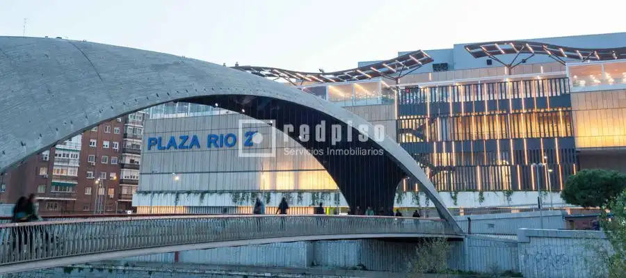 Vista exterior de Pis en venda en Madrid amb Calefacció, Parquet i Terrassa