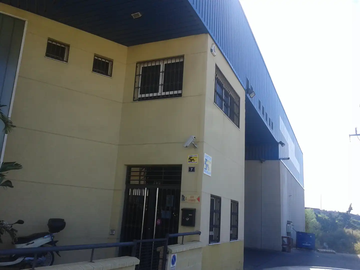 Vista exterior de Nave industrial en venta en Viator con Calefacción y Alarma