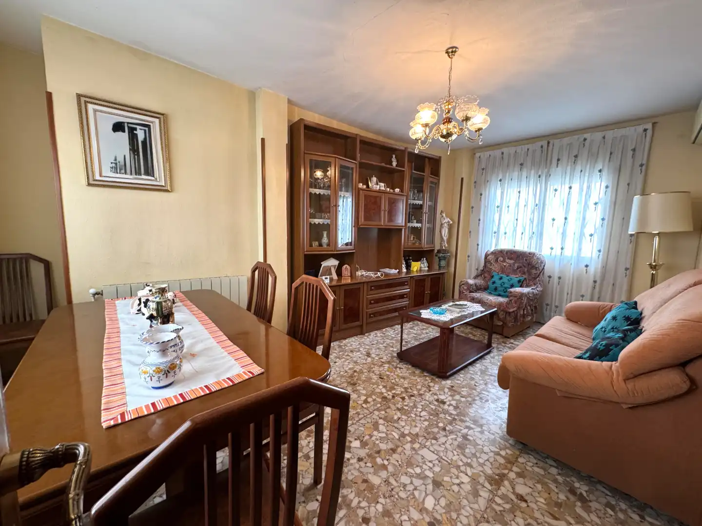 Sala de estar de Casa adosada en venta en Arganda del Rey con Aire acondicionado, Calefacción y Amueblado