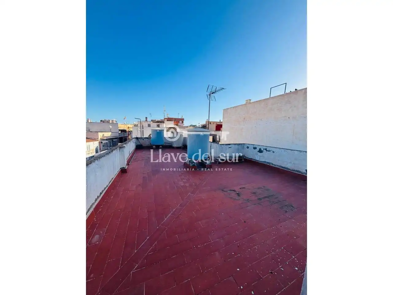 Außenansicht von Wohnung zum Verkauf in Águilas mit Terrasse, Abstellraum und Balkon