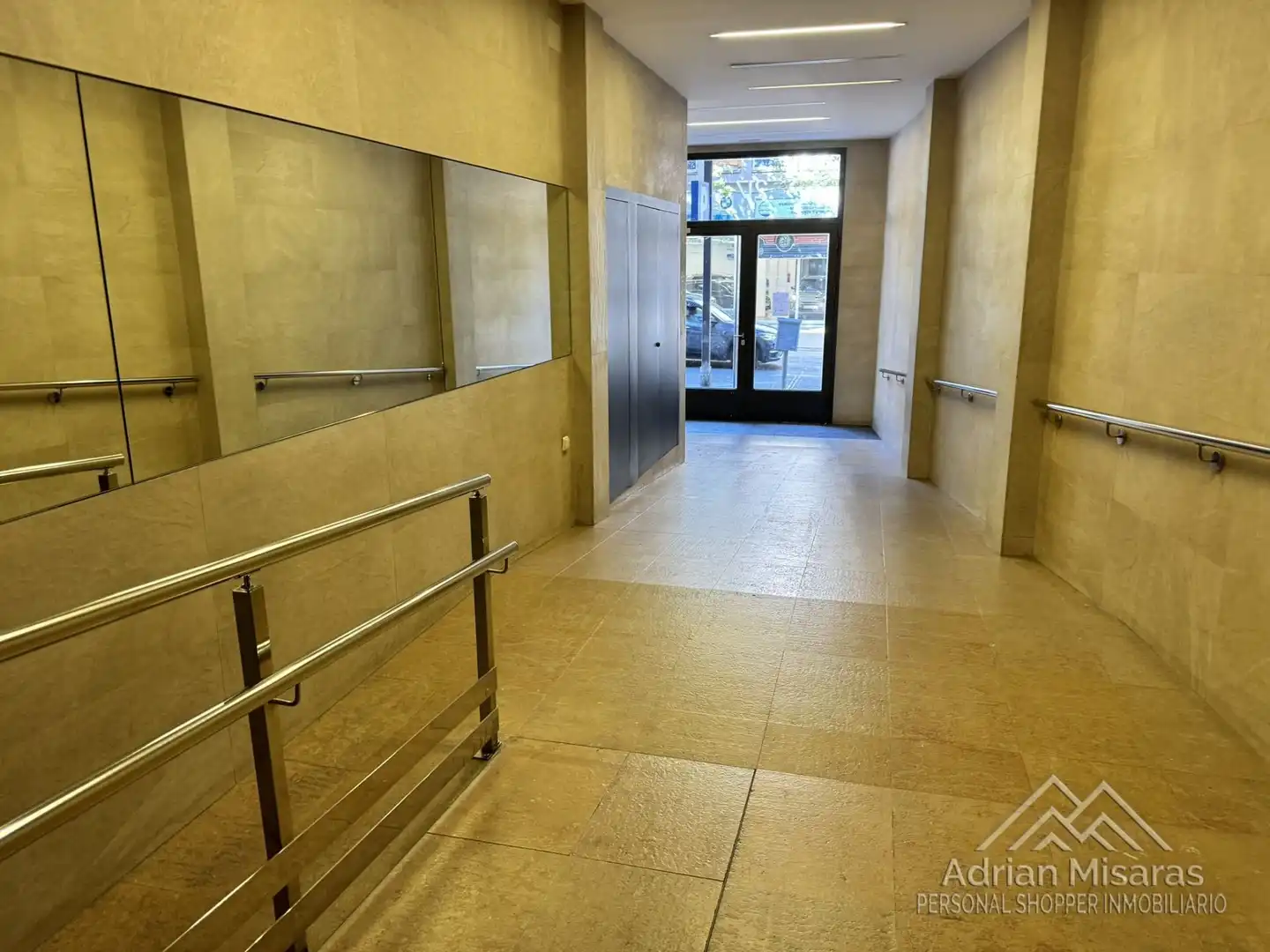 Ático en venta en Barcelona con Aire acondicionado, Terraza y Amueblado