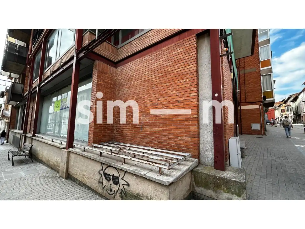 Vista exterior de Local en venta en Tona con Alarma