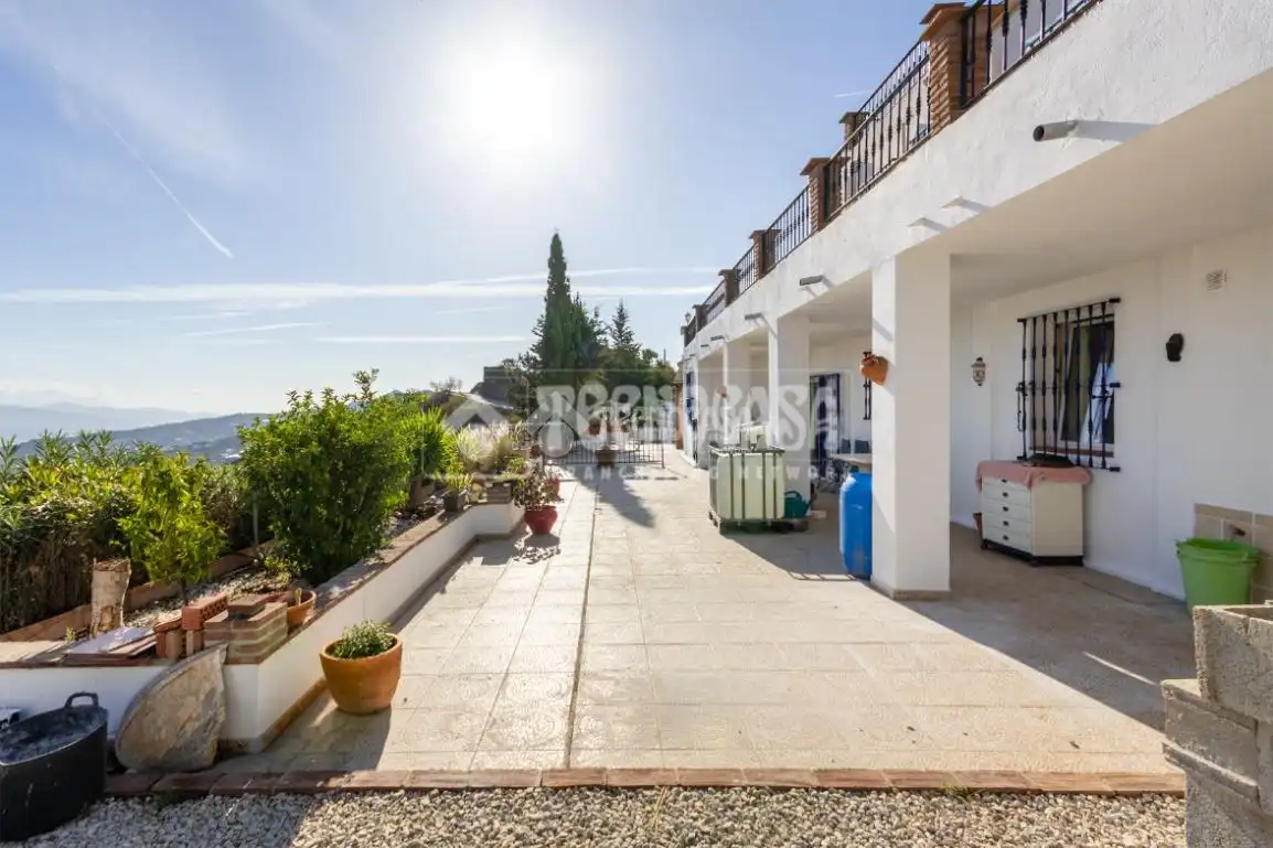 Exterior view of Country homes for sale in Iznate, Málaga