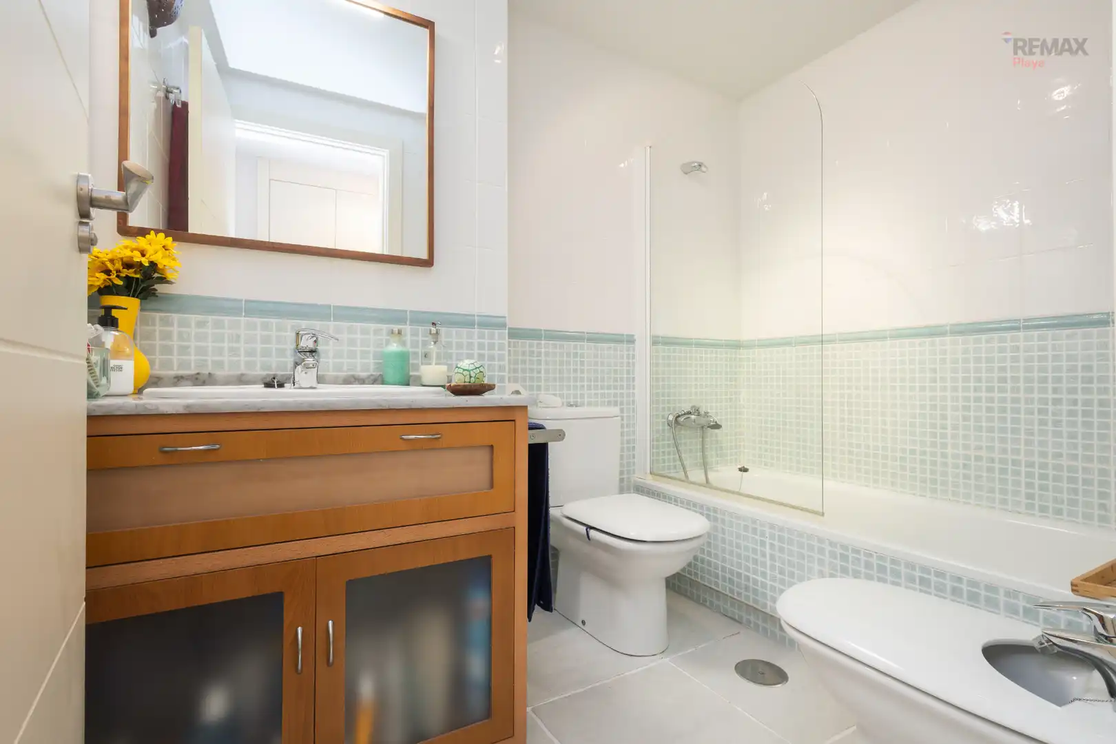 Bathroom of Ground floor for sale in Vera  with Air Conditioner, Terrace and Storage room