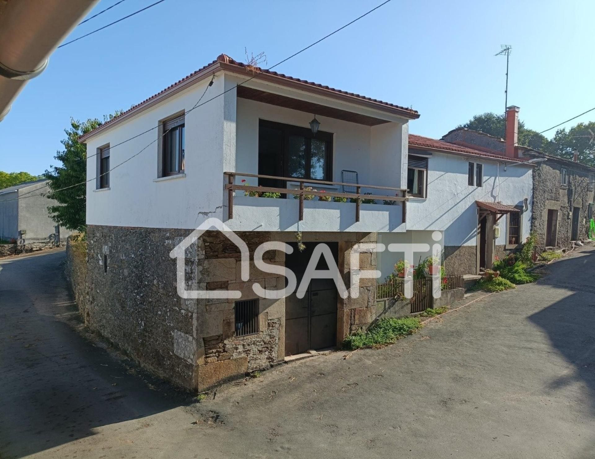 Vista exterior de Casa o chalet en venta en Lalín con Calefacción y Balcón