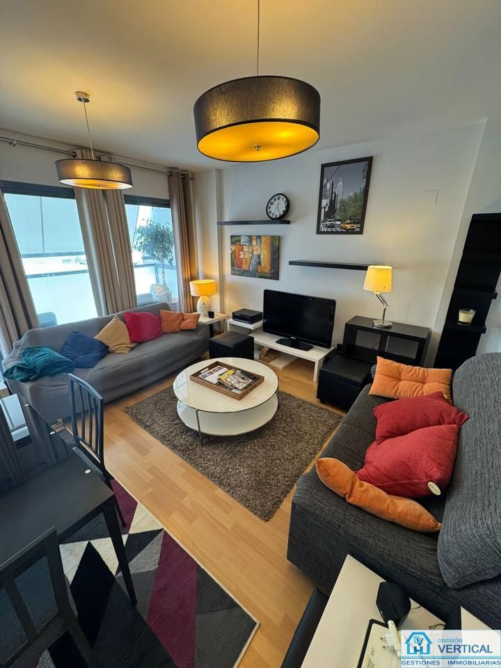 Study to rent in Carrer Poeta José Agustín Goytisolo, Casas Verdes