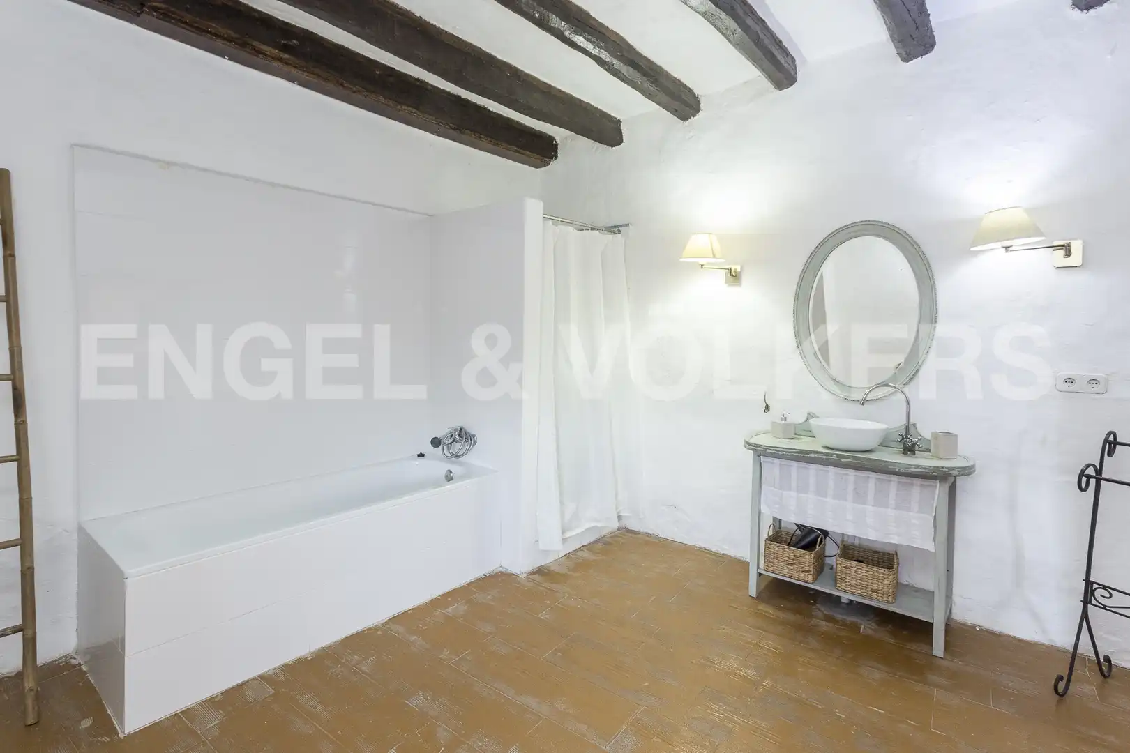 Baño de Finca rústica en venta en Subirats con Calefacción, Jardín privado y Parquet