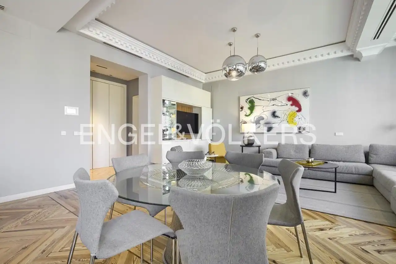 Comedor de Piso de alquiler en Madrid con Aire acondicionado, Calefacción y Jardín privado