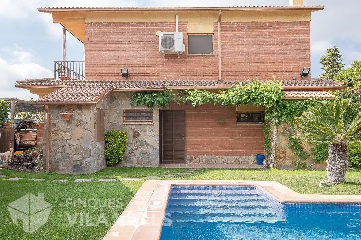 Xalet amb piscina en venda a Can Ragasol