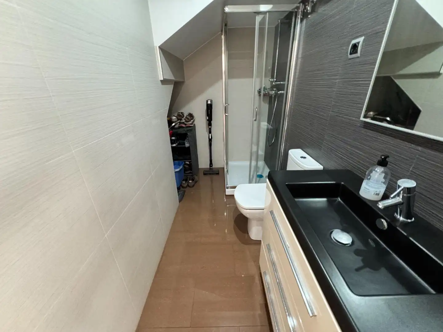 Baño de Casa adosada en venta en Gavà con Aire acondicionado, Calefacción y Jardín privado