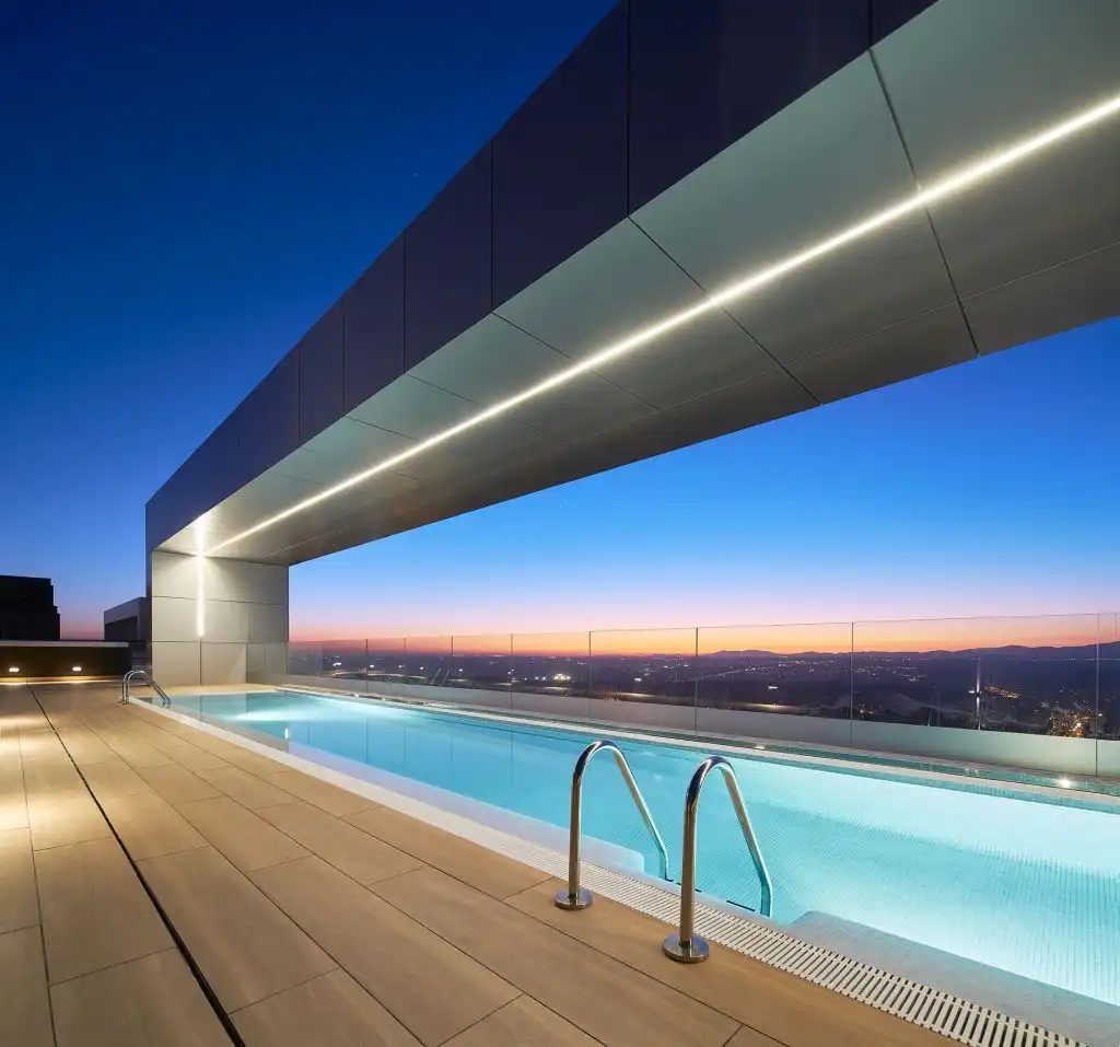 Piscina de Apartamento en venta en Madrid con Calefacción, Jardín privado y Piscina comunitaria