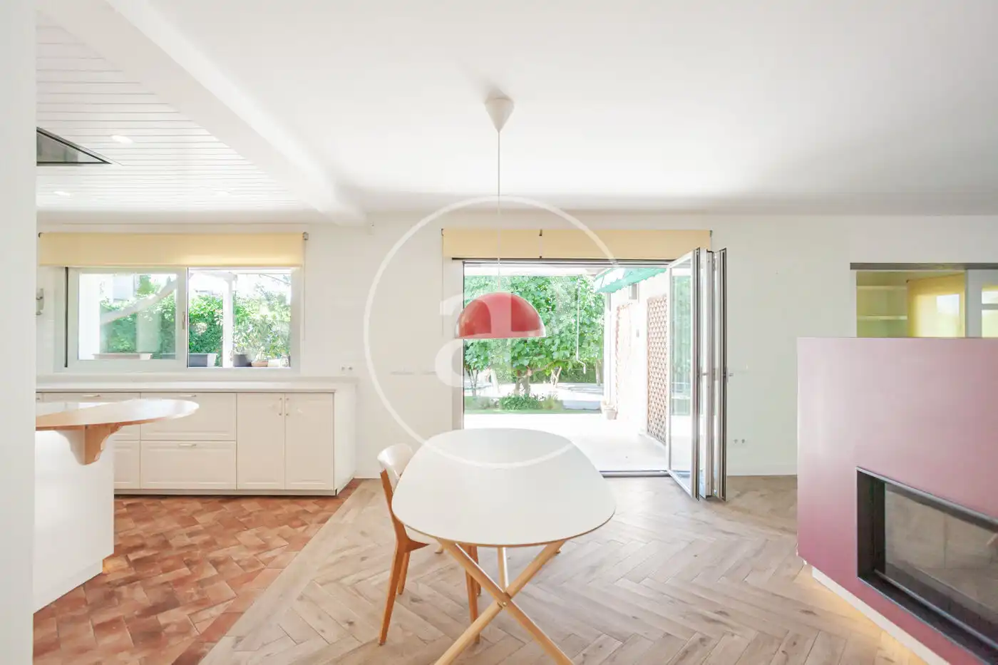 Comedor de Casa o chalet de alquiler en Madrid con Aire acondicionado, Calefacción y Jardín privado