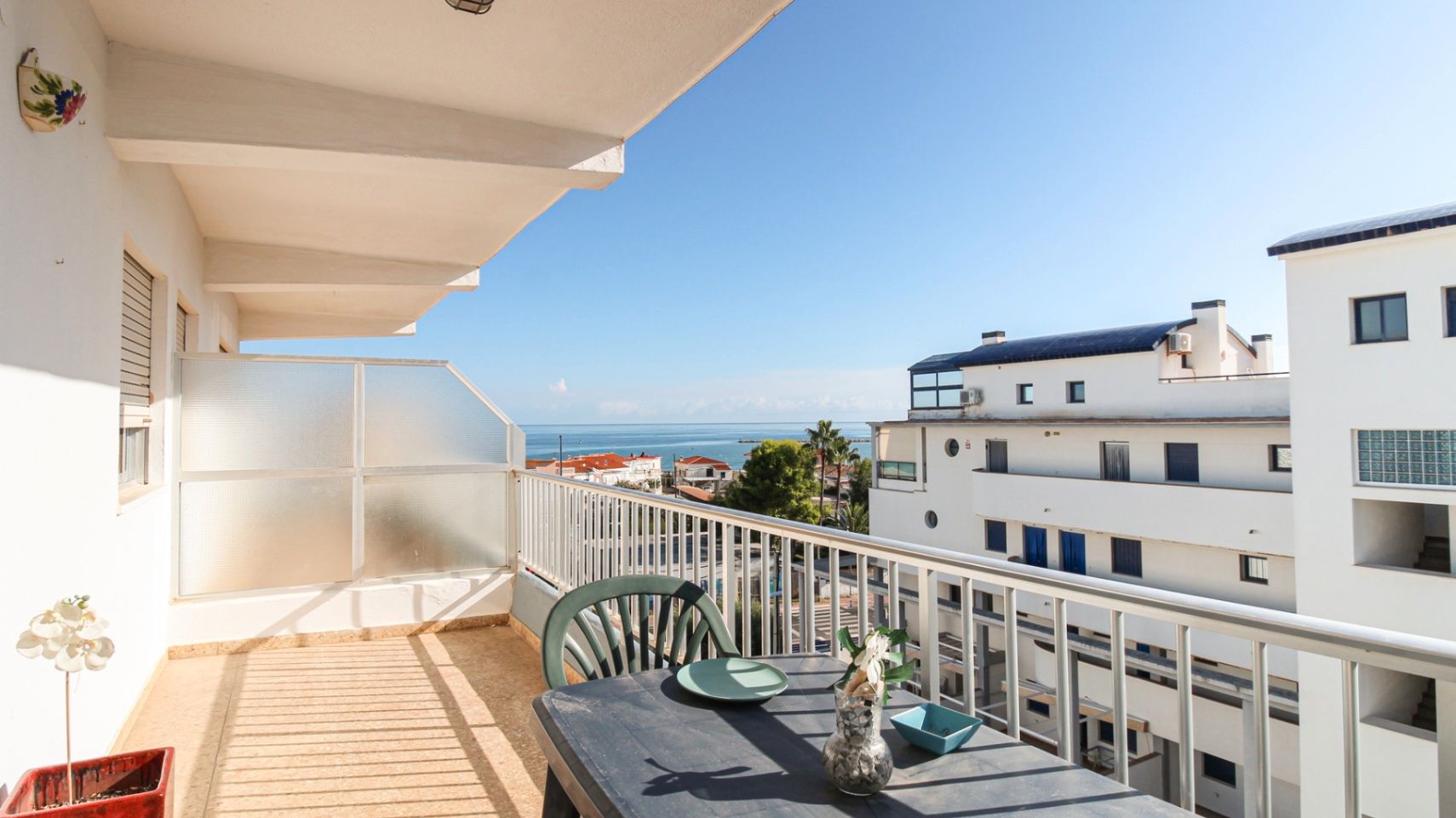 Dormitori de Apartament en venda en Dénia amb Jardí privat, Terrassa i Piscina