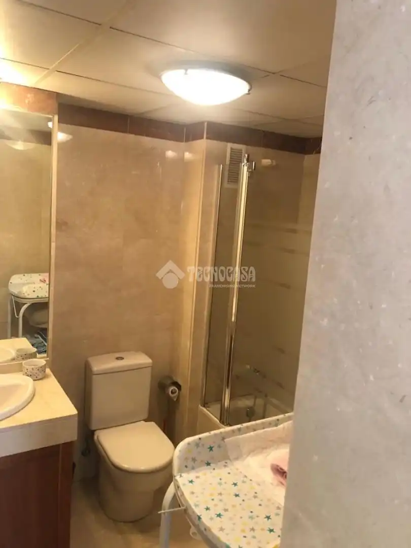 Baño de Piso de alquiler en Madrid con Aire acondicionado