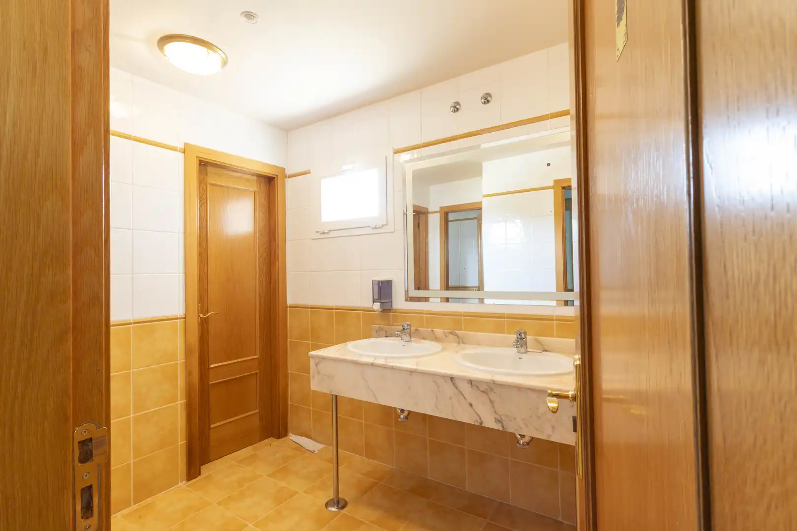 Baño de Edificio en venta en Cavia