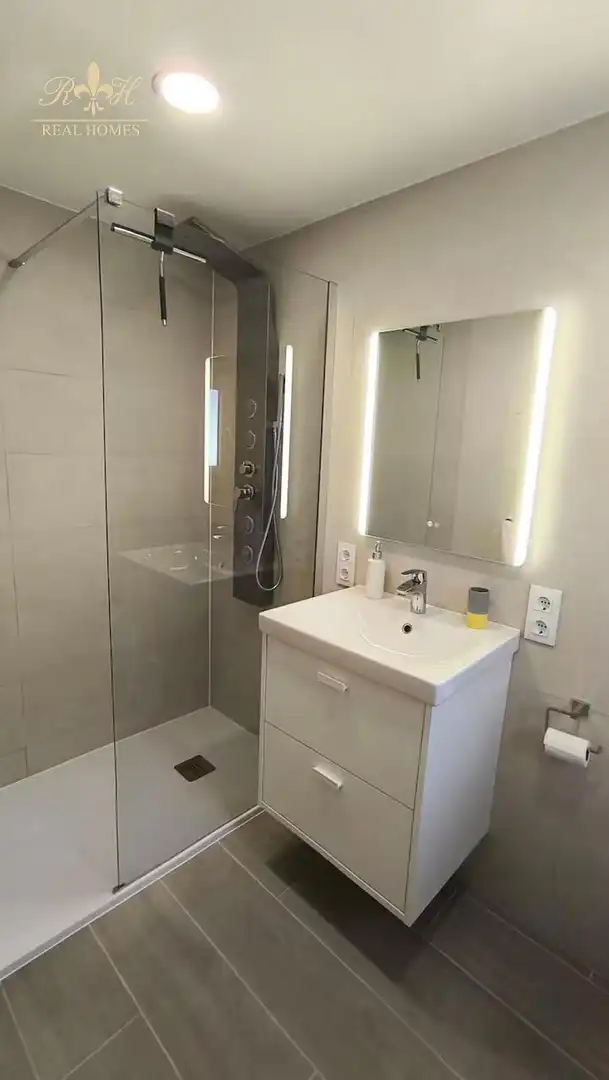Badezimmer von Haus oder Chalet zur Miete in L'Alfàs del Pi mit Klimaanlage, Terrasse und Schwimmbad