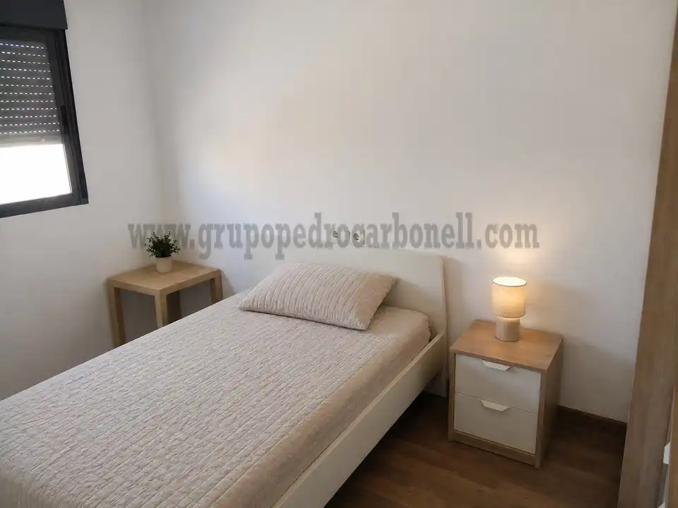Habitación de Piso en venta en Elche / Elx con Aire acondicionado, Terraza y Amueblado