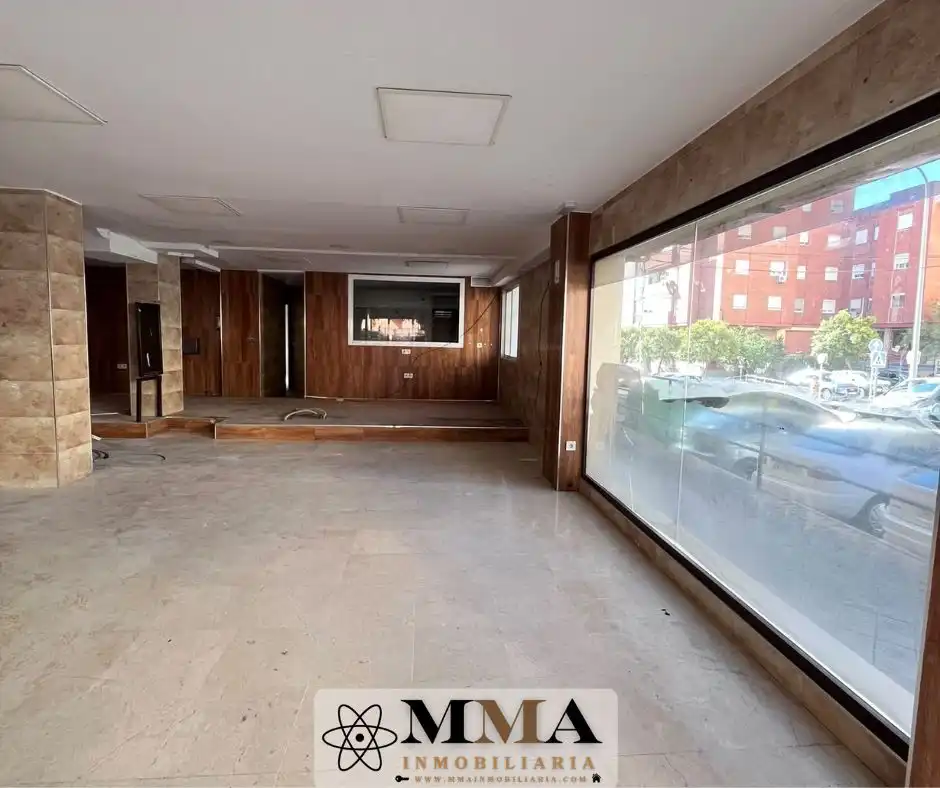 Local commercial à louer à Avenida de las Fuerzas Armadas, imagen 3