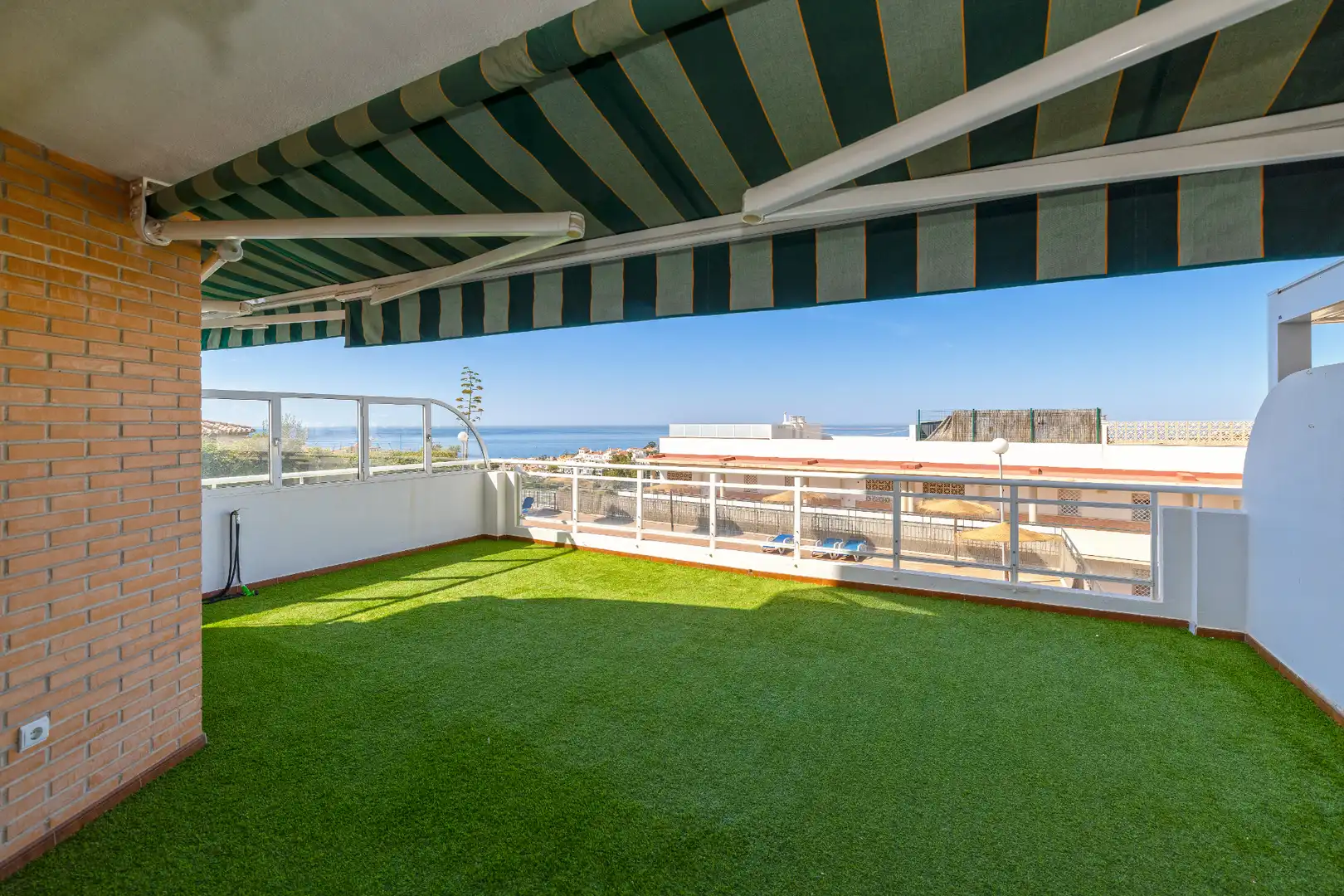 Terrassa de Dúplex en venda en Rincón de la Victoria amb Aire condicionat, Calefacció i Jardí privat