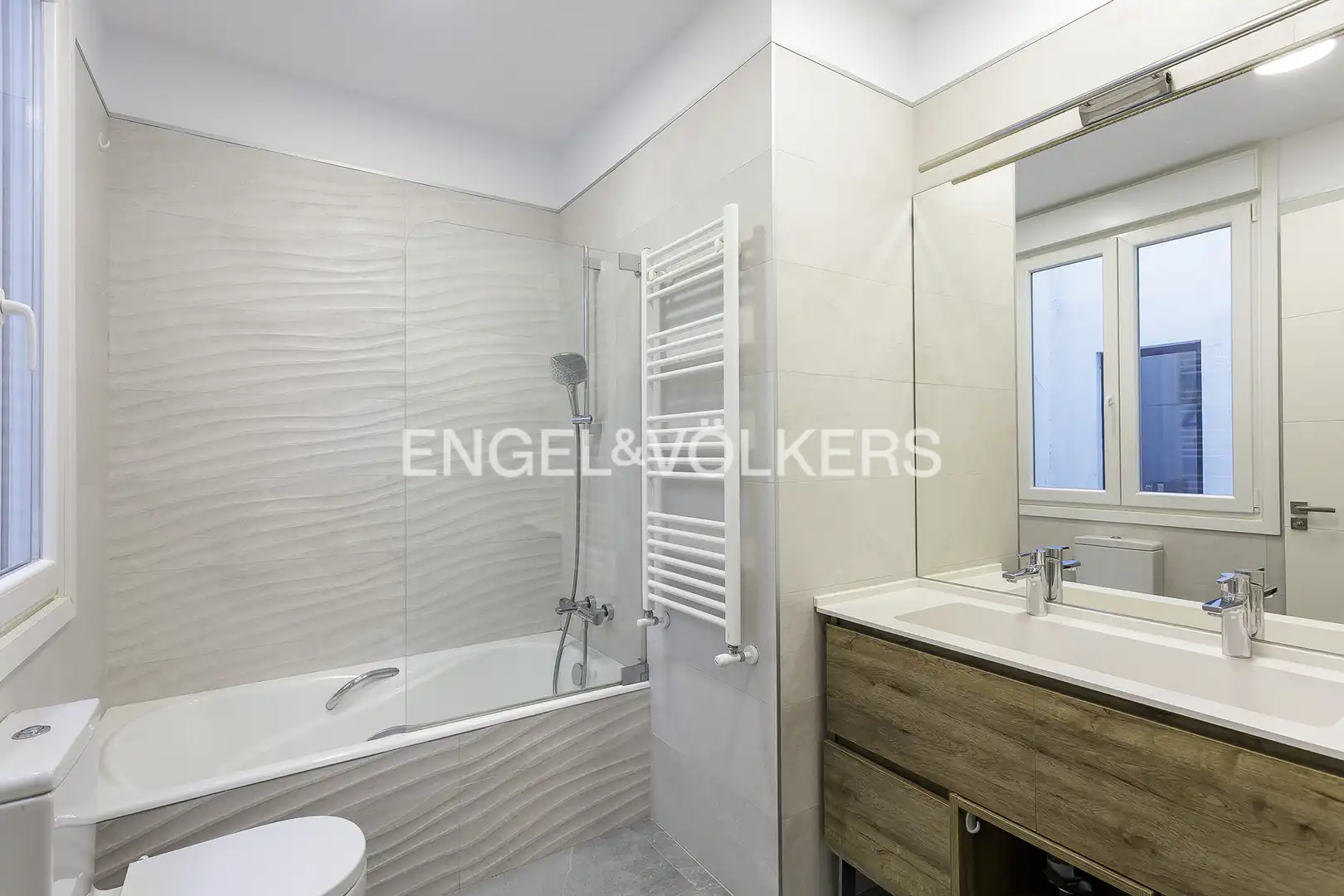 Baño de Piso de alquiler en Bilbao  con Aire acondicionado, Calefacción y Balcón